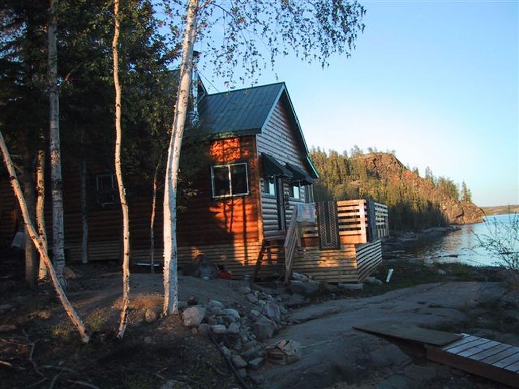 Yellow Dog Lodge, Inc. Йелоунайф Стая снимка