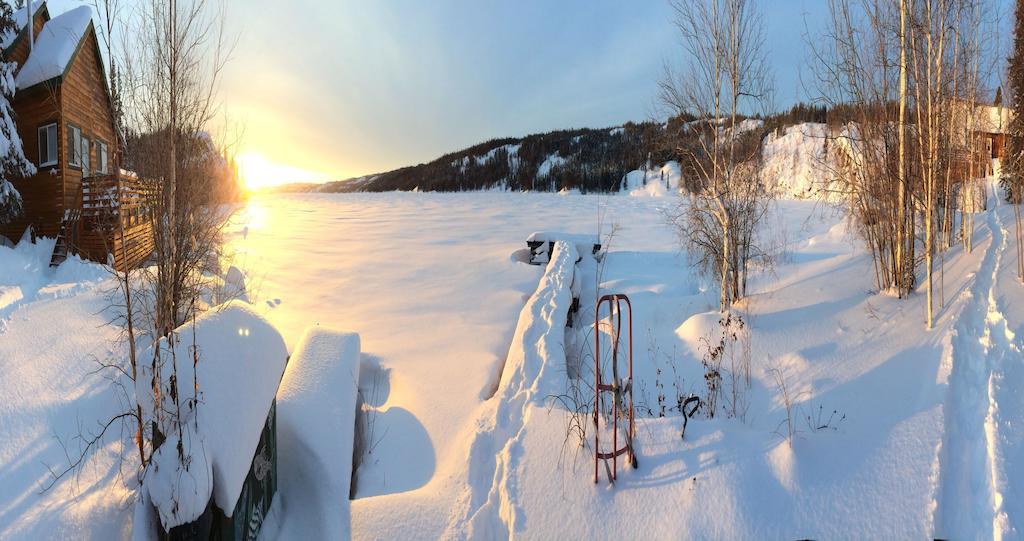 Yellow Dog Lodge, Inc. Йелоунайф Екстериор снимка