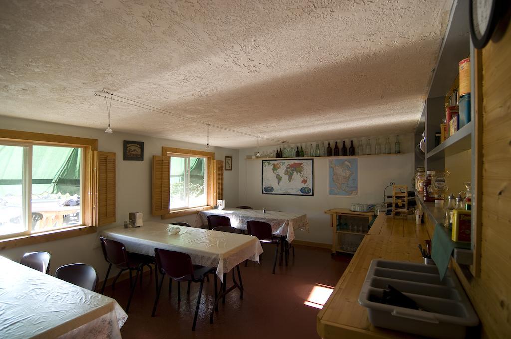 Yellow Dog Lodge, Inc. Йелоунайф Екстериор снимка