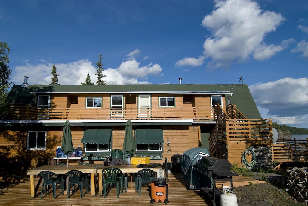 Yellow Dog Lodge, Inc. Йелоунайф Екстериор снимка