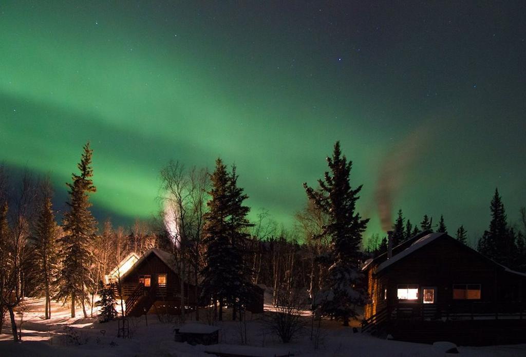 Yellow Dog Lodge, Inc. Йелоунайф Екстериор снимка