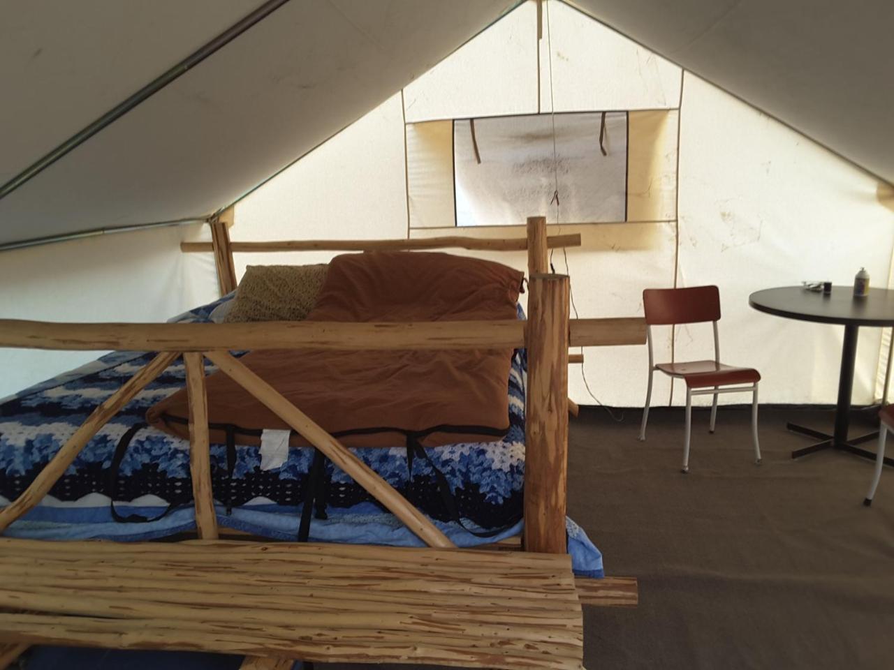 Yellow Dog Lodge, Inc. Йелоунайф Екстериор снимка