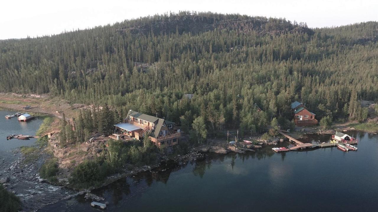 Yellow Dog Lodge, Inc. Йелоунайф Екстериор снимка