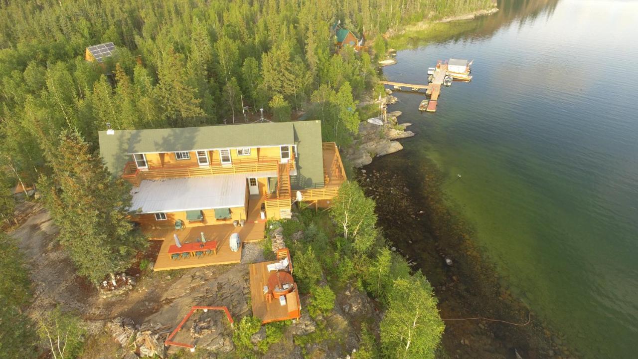 Yellow Dog Lodge, Inc. Йелоунайф Екстериор снимка