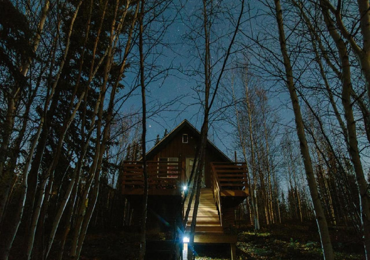 Yellow Dog Lodge, Inc. Йелоунайф Екстериор снимка