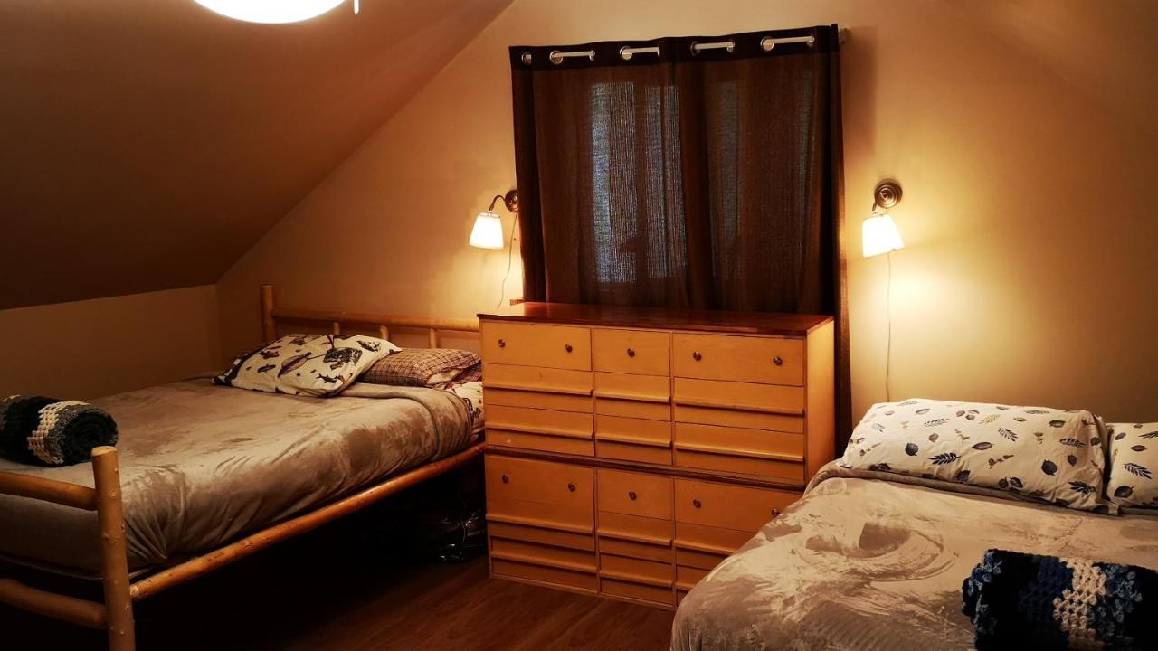 Yellow Dog Lodge, Inc. Йелоунайф Екстериор снимка