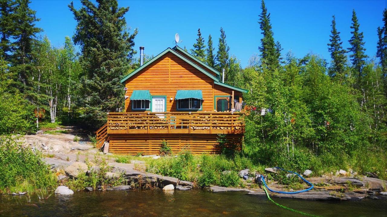 Yellow Dog Lodge, Inc. Йелоунайф Екстериор снимка