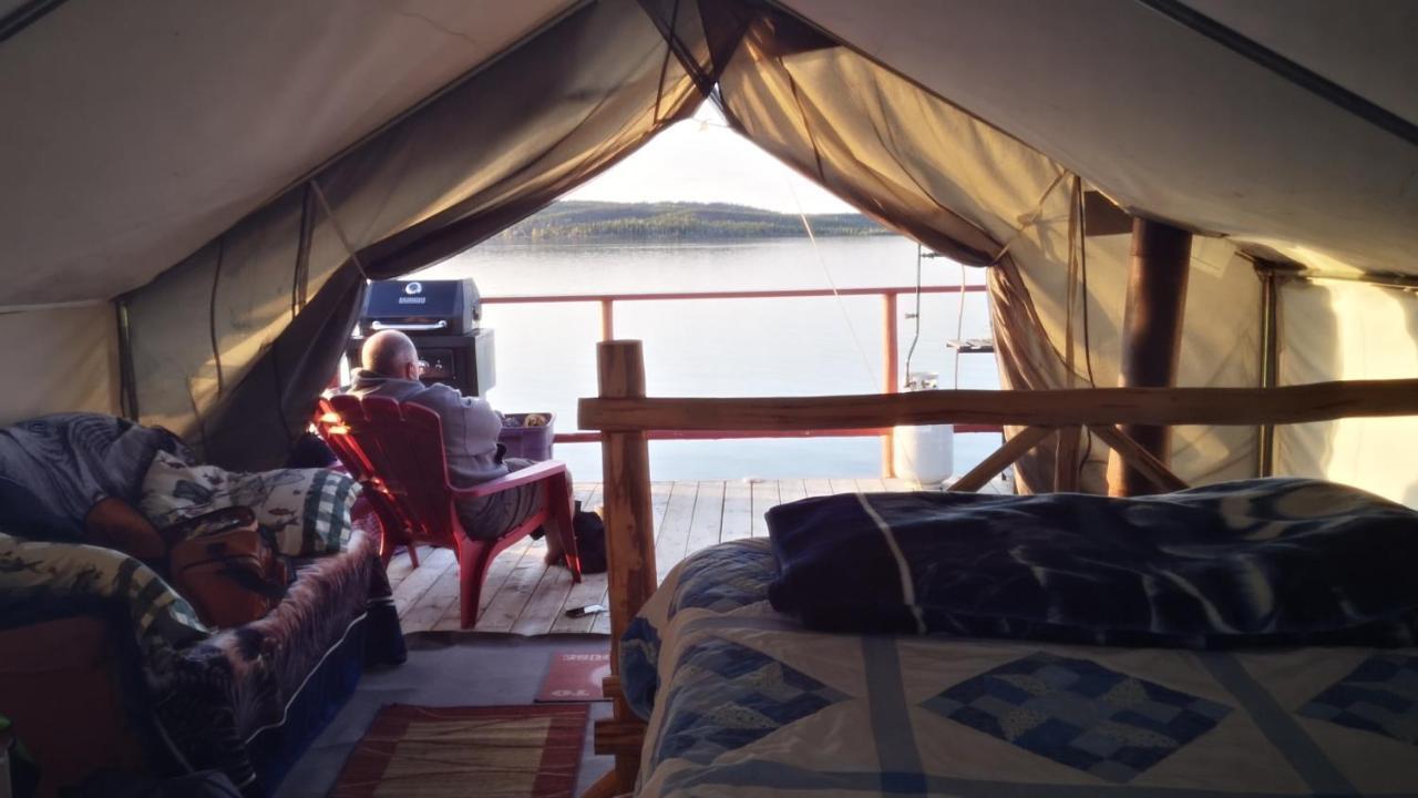 Yellow Dog Lodge, Inc. Йелоунайф Екстериор снимка