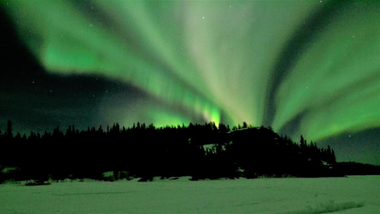 Yellow Dog Lodge, Inc. Йелоунайф Екстериор снимка